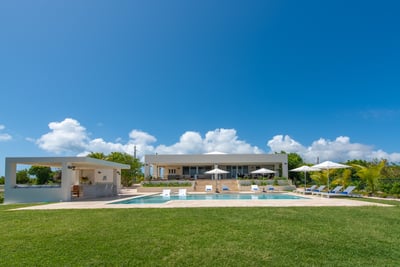 Luxury Villa Photo #9
