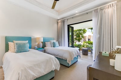Luxury Villa Photo #17