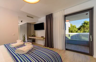 Luxury Villa Photo #31