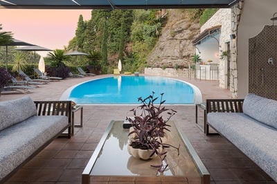 Luxury Villa Photo #23