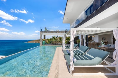 Luxury Villa Photo #9