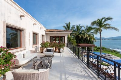 Luxury Villa Photo #16