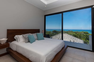 Luxury Villa Photo #31