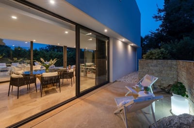Luxury Villa Photo #8