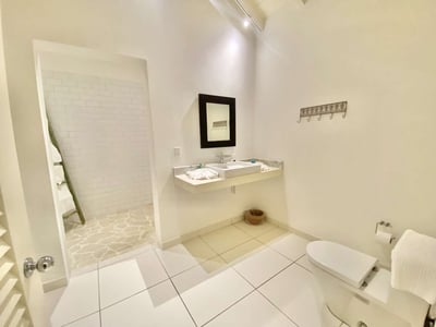 Luxury Villa Photo #29
