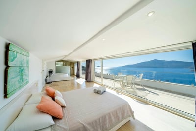 Luxury Villa Photo #14