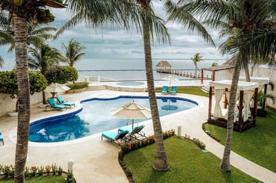Luxury Villa Photo #4