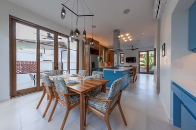 Luxury Villa Photo #6