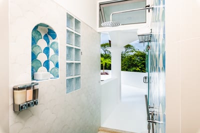 Luxury Villa Photo #38
