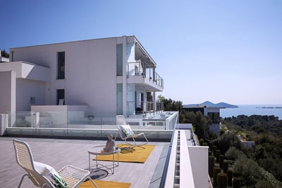Luxury Villa Photo #6