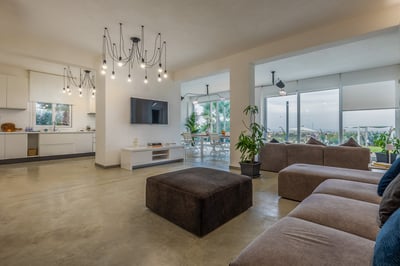 Luxury Villa Photo #16