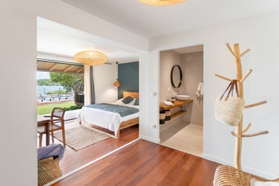 Luxury Villa Photo #15