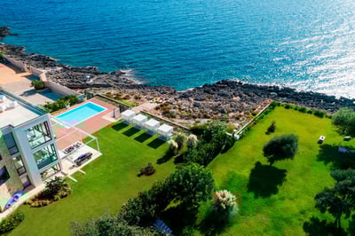 Luxury Villa Photo #2