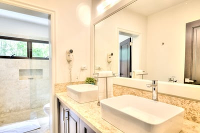 Luxury Villa Photo #28