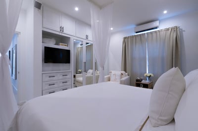 Luxury Villa Photo #35