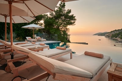 Luxury Villa Photo #17