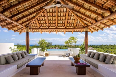 Luxury Villa Photo #6