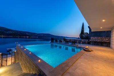 Luxury Villa Photo #7