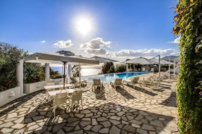 Luxury Villa Photo #6