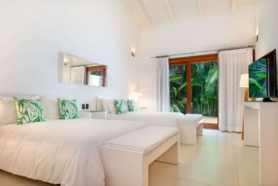 Luxury Villa Photo #20