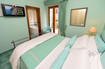 Luxury Villa Photo #15