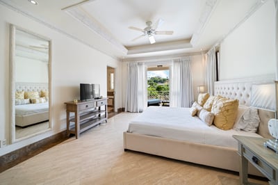 Luxury Villa Photo #4
