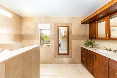 Luxury Villa Photo #30