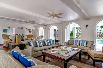 Luxury Villa Photo #22
