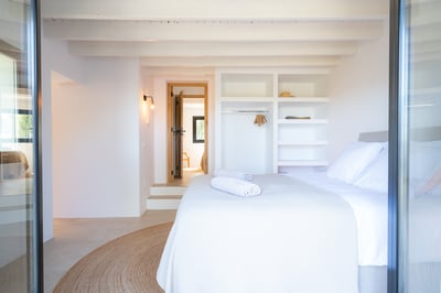 Luxury Villa Photo #23