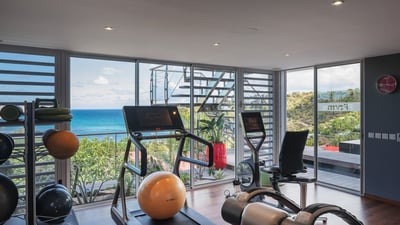 Bar & Fitness Room