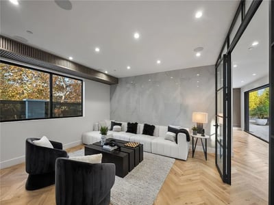 Luxury Villa Photo #15