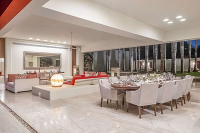 Luxury Villa Photo #25