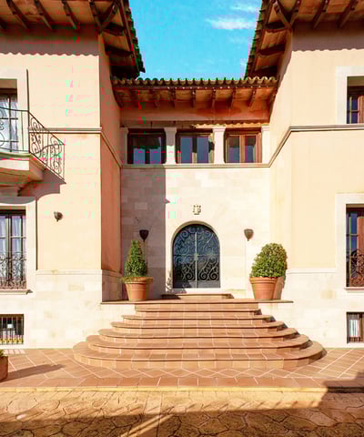 Luxury Villa Photo #2