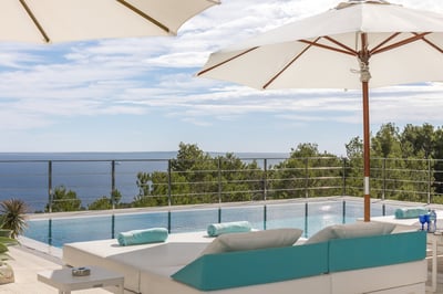 Luxury Villa Photo #3