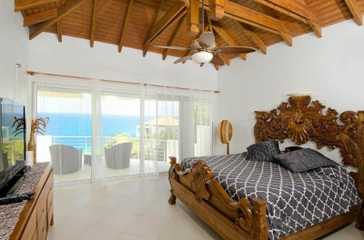 Luxury Villa Photo #15