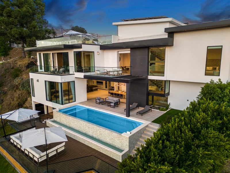 Linda Flora Modern Estate