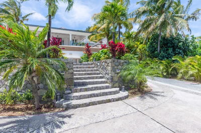 Luxury Villa Photo #17