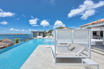 Luxury Villa Photo #11