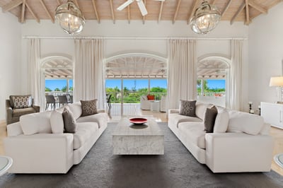 Luxury Villa Photo #6