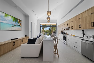 Luxury Villa Photo #23