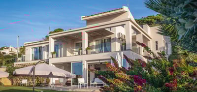Luxury Villa Photo #3