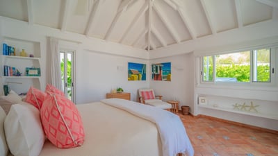Luxury Villa Photo #38