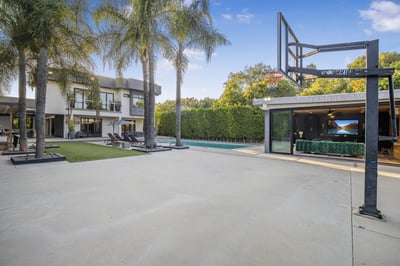 Luxury Villa Photo #12