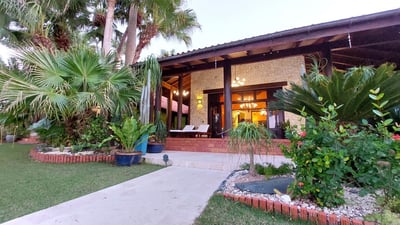 Luxury Villa Photo #30