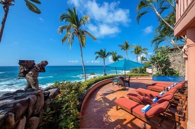Luxury Villa Photo #3