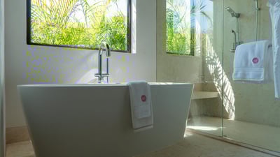 Luxury Villa Photo #23