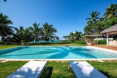 Luxury Villa Photo #3