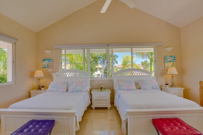 Luxury Villa Photo #24