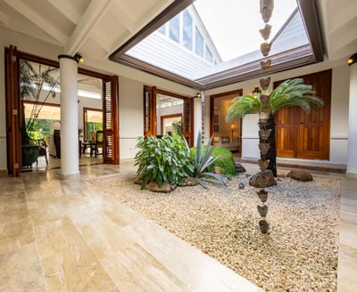 Luxury Villa Photo #28