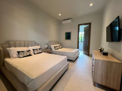 Luxury Villa Photo #12